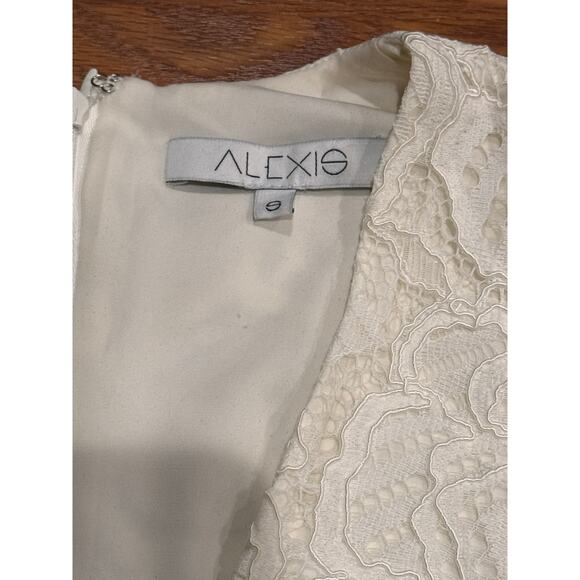 ALEXIS Off white lace midi Nadege Mermaid bride dress size small - Picture 2 of 14